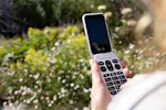 Doro Leva L20 Flip Phone | Black/White Doro Leva L20 Flip Phone | Black/White
