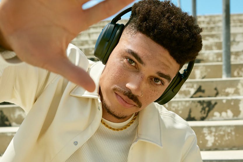 Bose QuietComfort Over-Ear Wireless Headphones | Black Bose QuietComfort Over-Ear Wireless Headphones | Black