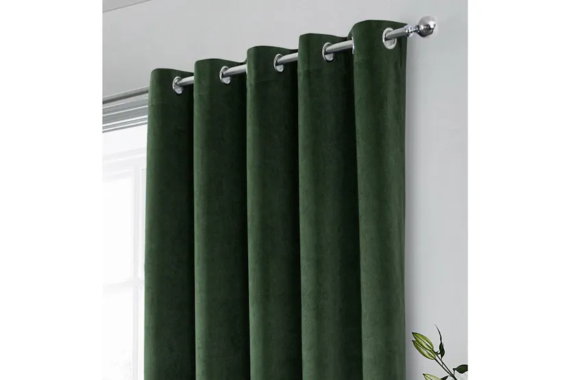 Green Velvet Eyelet Pair Of Blackout Thermal Supersoft Curtains 117x137cm Green Velvet Eyelet Pair Of Blackout Thermal Supersoft Curtains 117x137cm