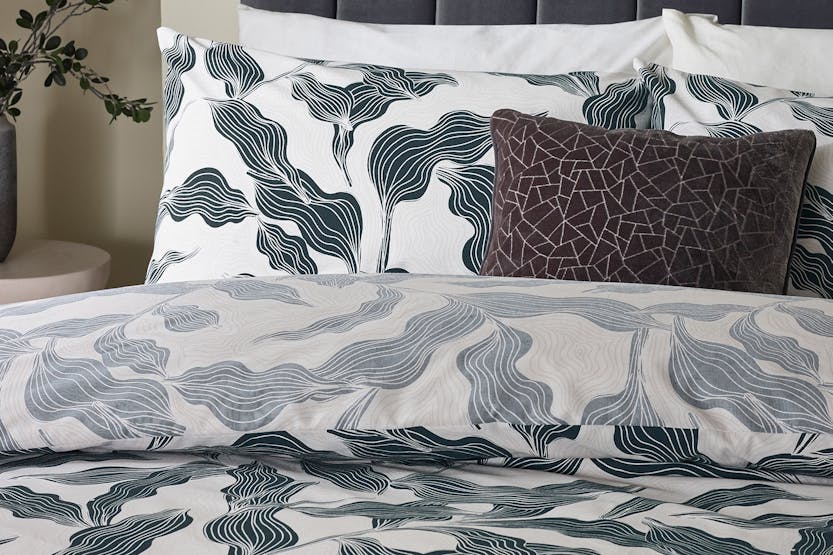 Hoem | Lauro Duvet Cover Set | White/Blue | King Hoem | Lauro Duvet Cover Set | White/Blue | King