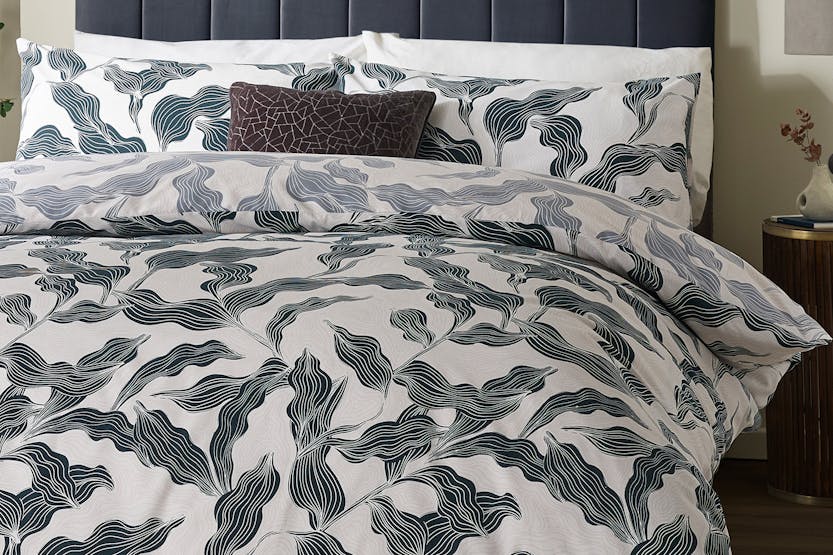 Hoem | Lauro Duvet Cover Set | White/Blue | King Hoem | Lauro Duvet Cover Set | White/Blue | King