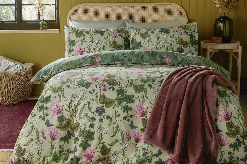 Furn | Mystic Berry Duvet Cover Set | Green | Double Furn | Mystic Berry Duvet Cover Set | Green | Double