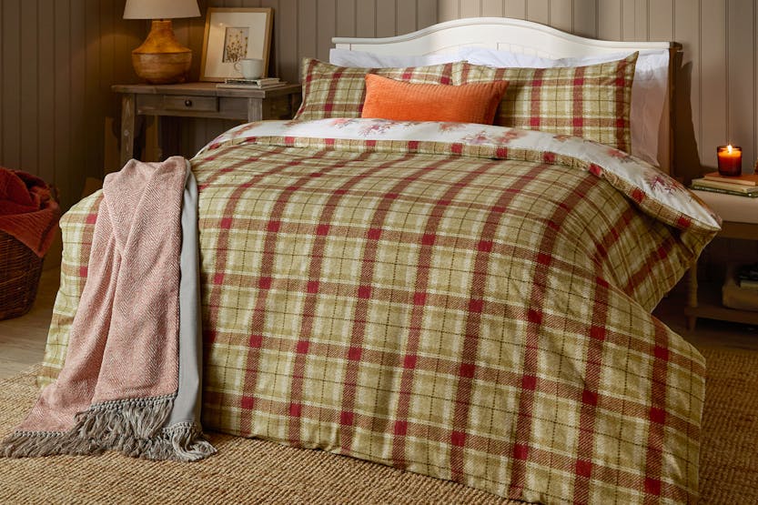 Voyage | Wilderness Duvet Cover Set | Multicolour | Double Voyage | Wilderness Duvet Cover Set | Multicolour | Double