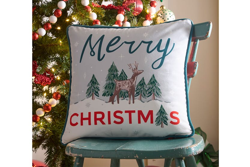 Deer Cushion | Green/Red | 45 x 45 cm Deer Cushion | Green/Red | 45 x 45 cm