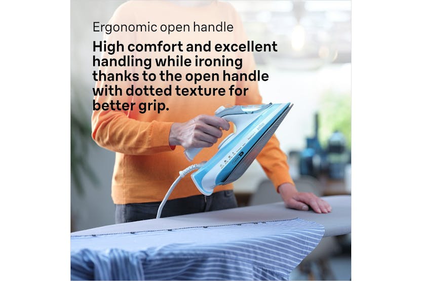 Braun TexStyle 5 2600W Steam Iron | SI5008BL | Blue Braun TexStyle 5 2600W Steam Iron | SI5008BL | Blue