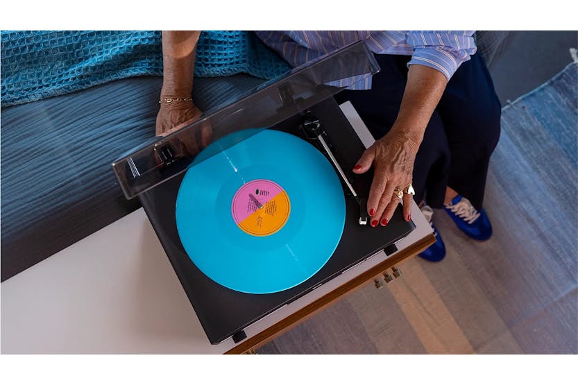 Philips Century Bluetooth Turntable Vinyl Record Player | TAV3000B/10 Philips Century Bluetooth Turntable Vinyl Record Player | TAV3000B/10