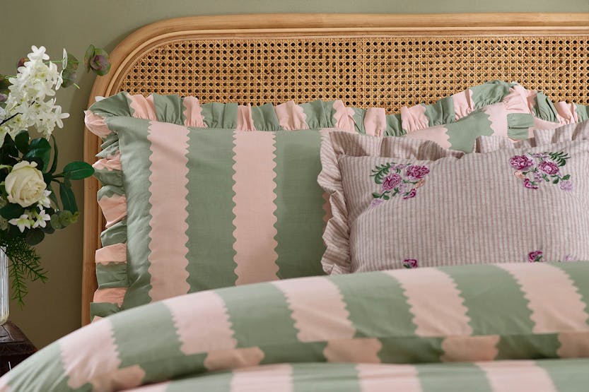 Wylder | Birdie Stripe Duvet Cover Set | White/Green | King Wylder | Birdie Stripe Duvet Cover Set | White/Green | King