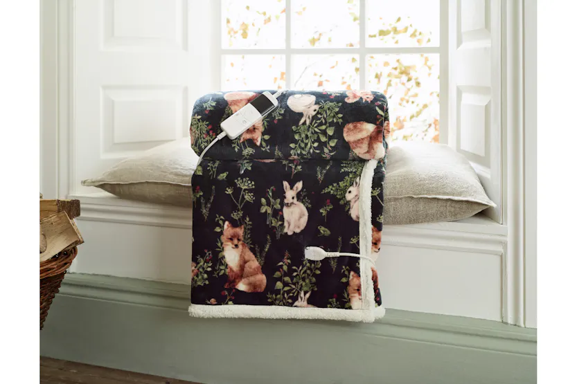 Woodland Wildlife Heated Throw | Green | 140 x 180 cm Woodland Wildlife Heated Throw | Green | 140 x 180 cm