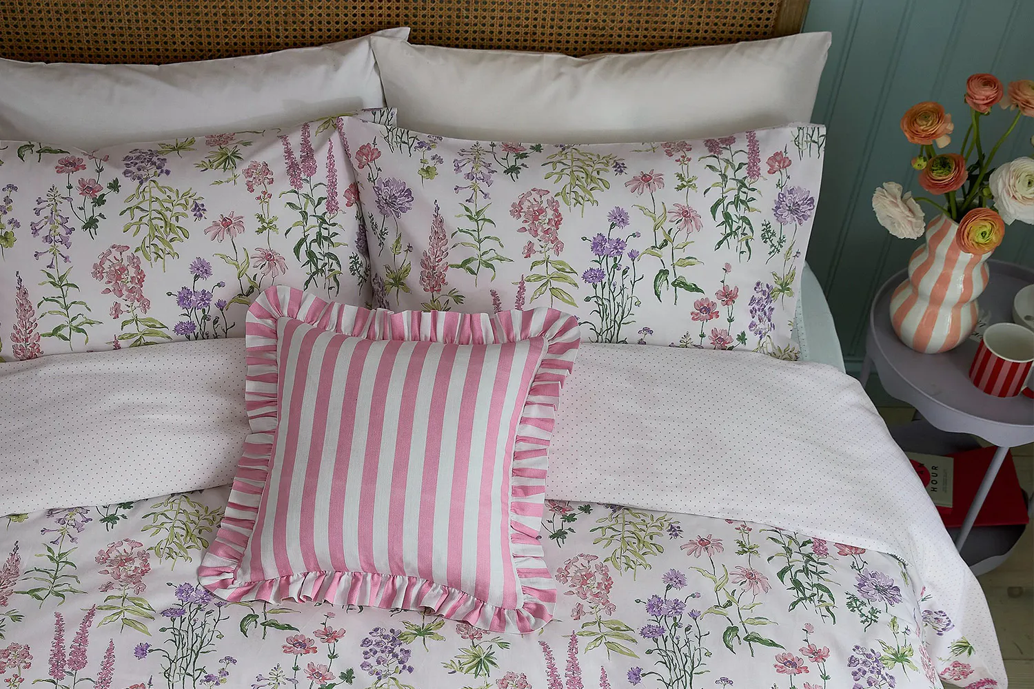 Secrete Garden | Meadow Flower Duvet Cover Set | Multicolour | Double Secrete Garden | Meadow Flower Duvet Cover Set | Multicolour | Double