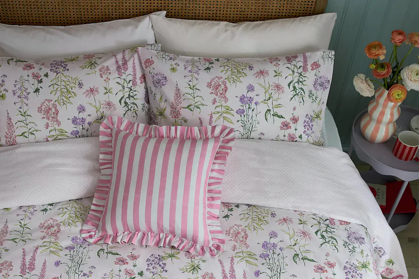 Secrete Garden | Meadow Flower Duvet Cover Set | Multicolour | Double Secrete Garden | Meadow Flower Duvet Cover Set | Multicolour | Double