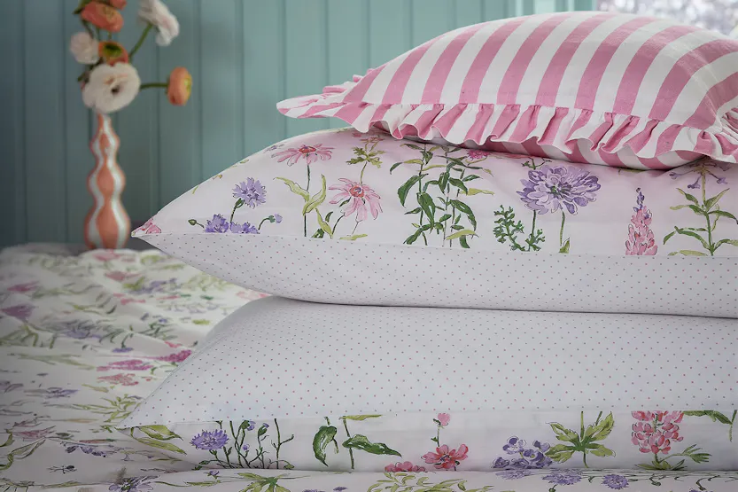 Secrete Garden | Meadow Flower Duvet Cover Set | Multicolour | King Secrete Garden | Meadow Flower Duvet Cover Set | Multicolour | King