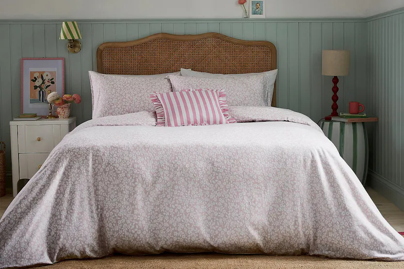 Secrete Garden | Rosebud Brushed Cotton Duvet Cover Set | Pink | Super King Secrete Garden | Rosebud Brushed Cotton Duvet Cover Set | Pink | Super King