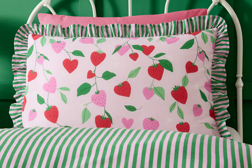 Bedlam | Fun Strawberries Duvet Cover Set | Multicolour | Single Bedlam | Fun Strawberries Duvet Cover Set | Multicolour | Single