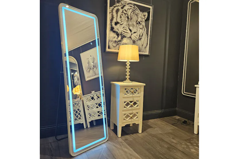 Modena LED Cheval Mirror | White | 50 x 160 cm Modena LED Cheval Mirror | White | 50 x 160 cm
