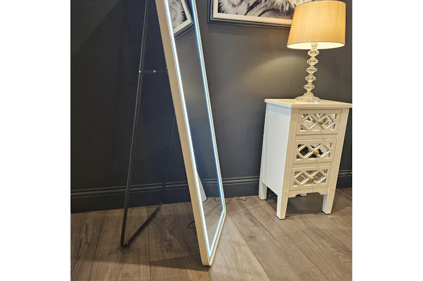 Modena LED Cheval Mirror | White | 50 x 160 cm Modena LED Cheval Mirror | White | 50 x 160 cm