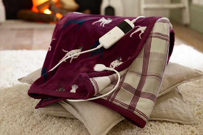 Hounds Heated Throw | Multicolour | 140 x 180 cm Hounds Heated Throw | Multicolour | 140 x 180 cm