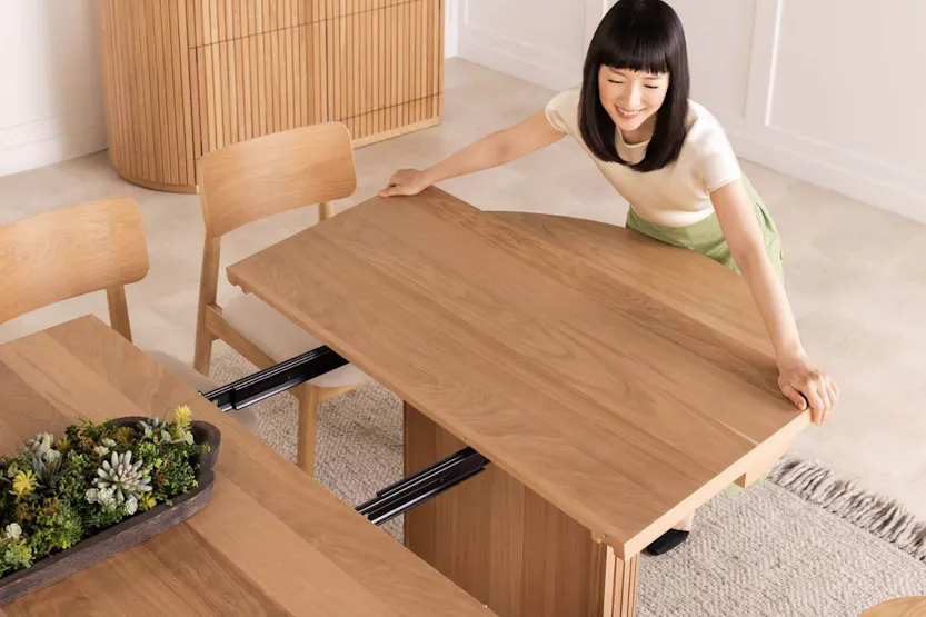 Transformer Round Extending Dining Table | Scandinavian Oak | Including 3 panels Transformer Round Extending Dining Table | Scandinavian Oak | Including 3 panels