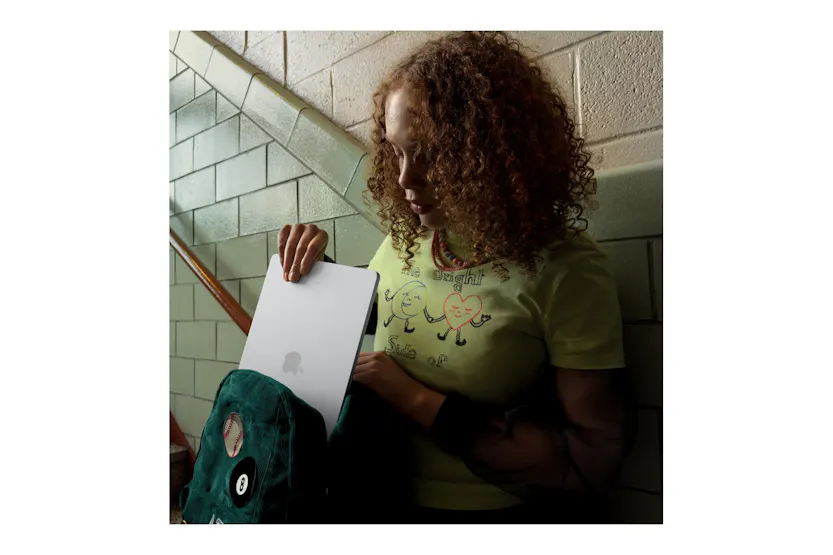 MacBook Air 15" | M5 | 10-Core CPU | 16GB | 512GB | Silver (2026) MacBook Air 15" | M5 | 10-Core CPU | 16GB | 512GB | Silver (2026)