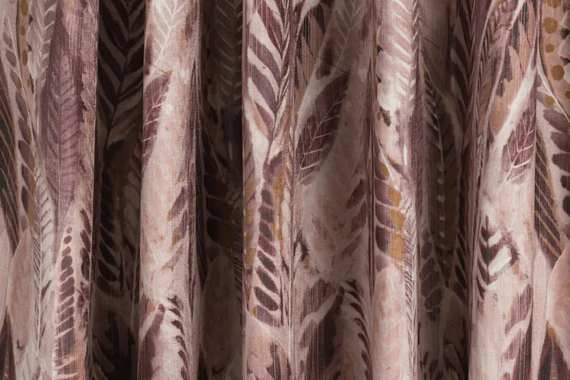 Aven Curtain | Pink/Gold | 228 x 274 cm Aven Curtain | Pink/Gold | 228 x 274 cm