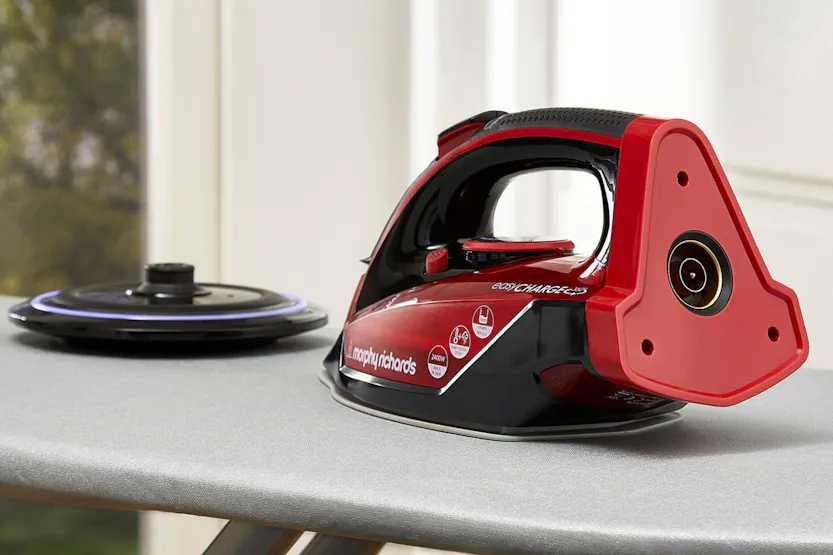 Morphy Richards 2400W Easy Charge Cordless Iron | 303250 Morphy Richards 2400W Easy Charge Cordless Iron | 303250
