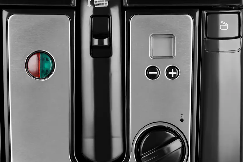 Russell Hobbs 3.3L Digital Deep Fryer | 24580 | Black Russell Hobbs 3.3L Digital Deep Fryer | 24580 | Black