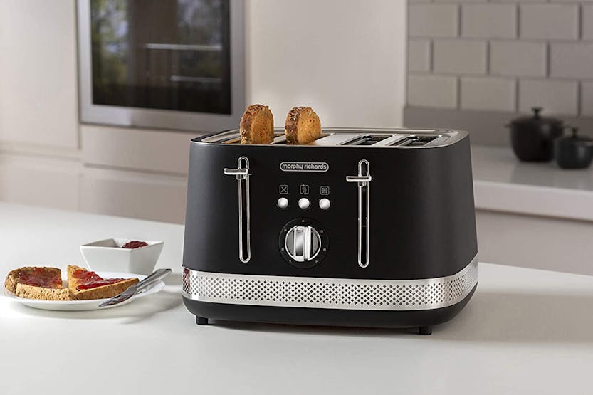 Morphy Richards Illumination 4 Slice Toaster | 248020 | Black Morphy Richards Illumination 4 Slice Toaster | 248020 | Black