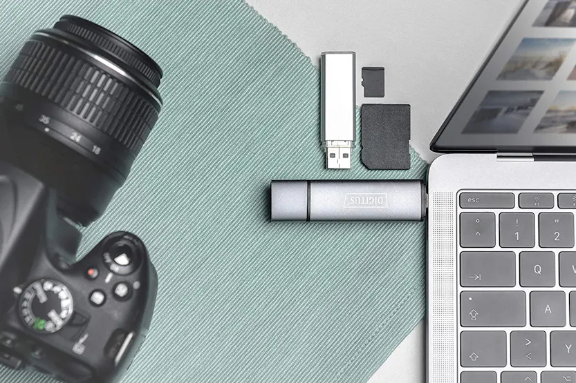 Digitus USB-C/USB 3.0 Dual Card Reader Hub Digitus USB-C/USB 3.0 Dual Card Reader Hub