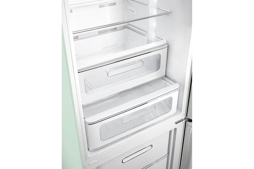 Smeg 50's Retro Style Freestanding Fridge Freezer | FAB32RPG5UK | Pastel Green Smeg 50's Retro Style Freestanding Fridge Freezer | FAB32RPG5UK | Pastel Green