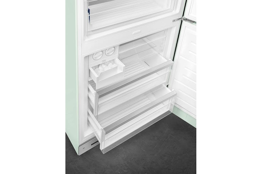 Smeg 50's Style Freestanding Fridge Freezer | FAB38RPG5 | Pastel Green Smeg 50's Style Freestanding Fridge Freezer | FAB38RPG5 | Pastel Green