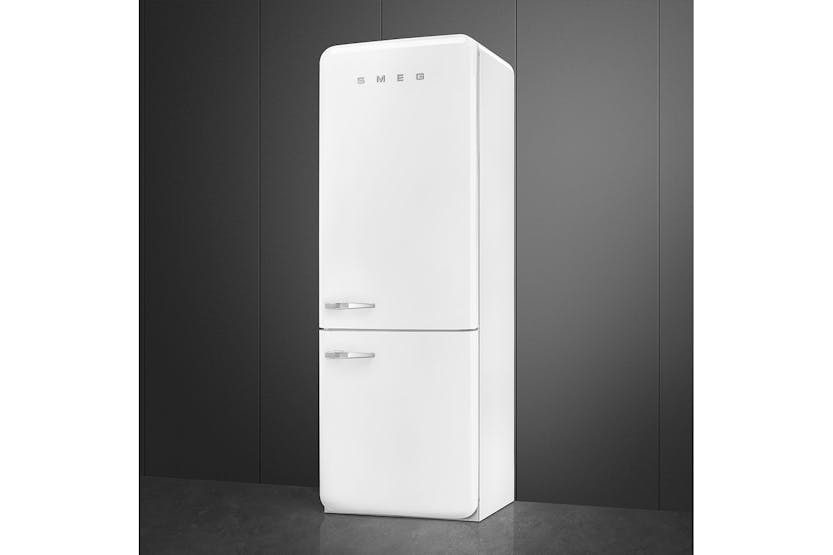 Smeg 50's Style Freestanding Fridge Freezer | FAB38RWH5 | White Smeg 50's Style Freestanding Fridge Freezer | FAB38RWH5 | White