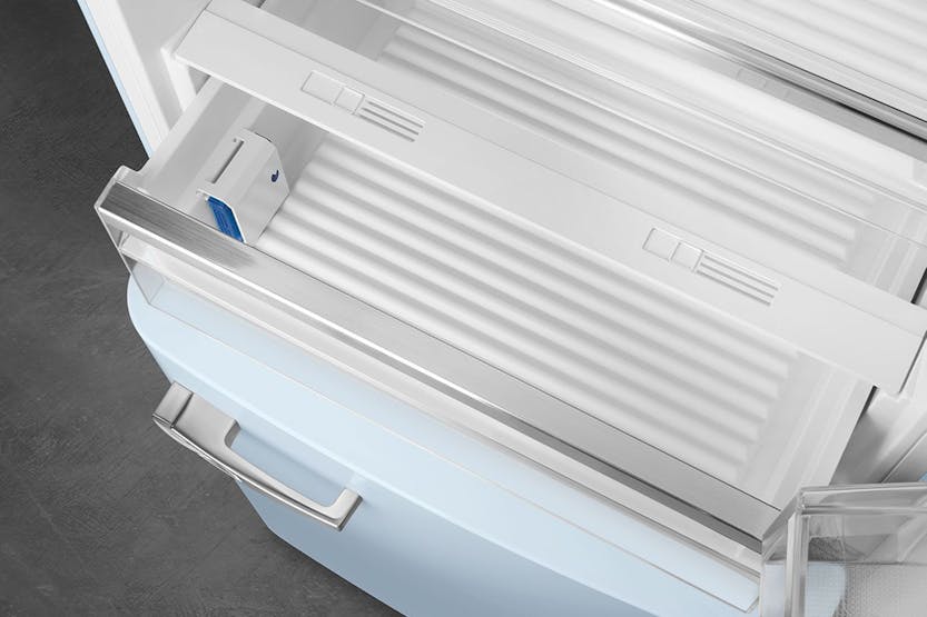 Smeg 50's Style Freestanding Fridge Freezer | FAB38RPB5 | Pastel Blue Smeg 50's Style Freestanding Fridge Freezer | FAB38RPB5 | Pastel Blue