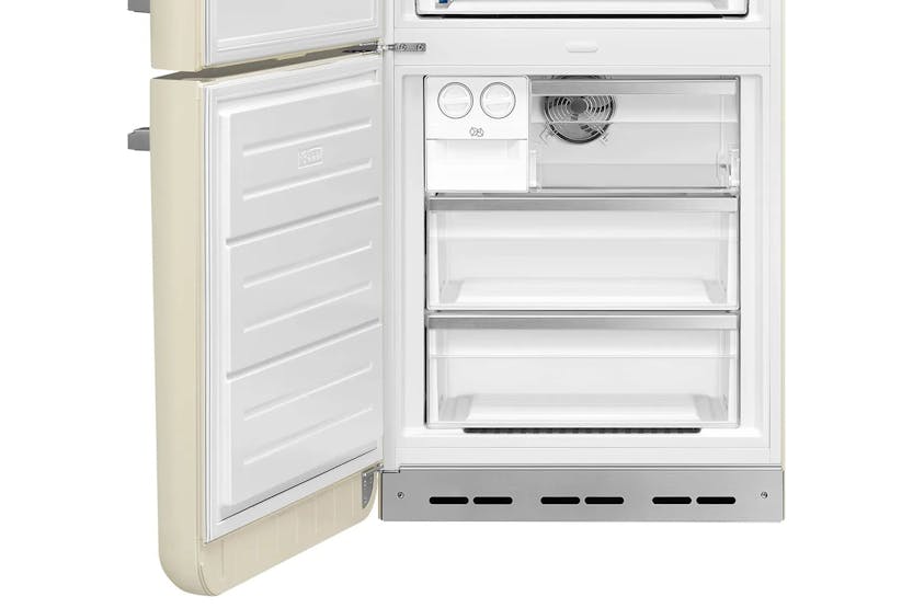 Smeg 50's Style Freestanding Fridge Freezer | FAB38LCR5 | Cream Smeg 50's Style Freestanding Fridge Freezer | FAB38LCR5 | Cream