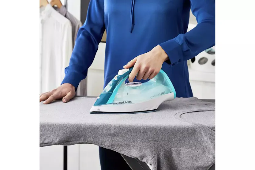 Morphy Richards 2400W Crystal Clear Steam Iron | 300300 Morphy Richards 2400W Crystal Clear Steam Iron | 300300