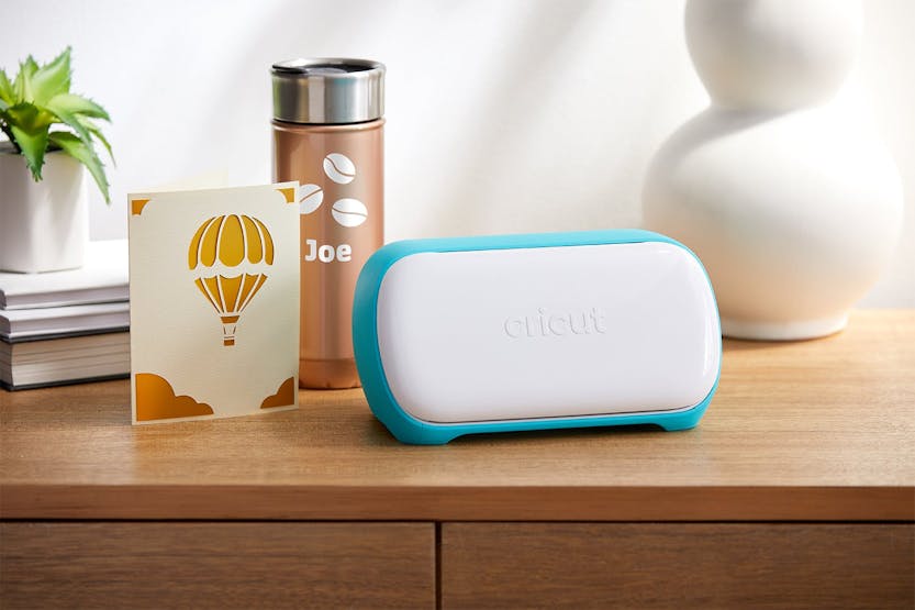 Cricut 5.5" x 24" Joy Smart Iron On Roll | Gold Cricut 5.5" x 24" Joy Smart Iron On Roll | Gold