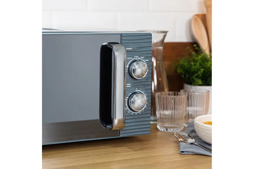 Russell Hobbs Inspire 17L 700W Freestanding Microwave | Grey Russell Hobbs Inspire 17L 700W Freestanding Microwave | Grey