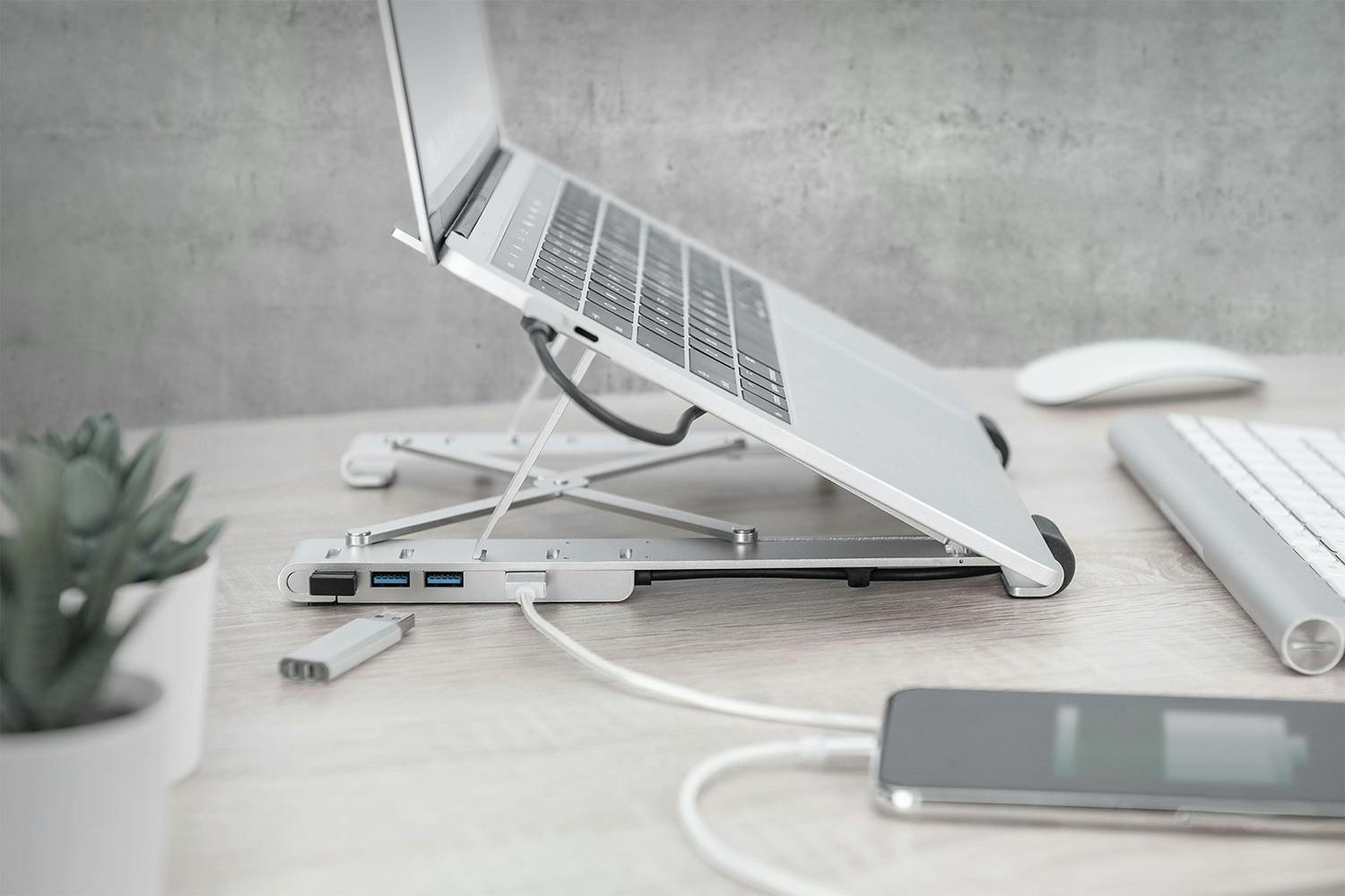 Digitus Variable Notebook Stand with Integrated USB-C Hub with 5 Port | Silver