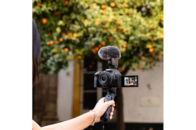 Canon EOS R10 Mirrorless Camera with RF-S 18-45mm Lens | Black Canon EOS R10 Mirrorless Camera with RF-S 18-45mm Lens | Black