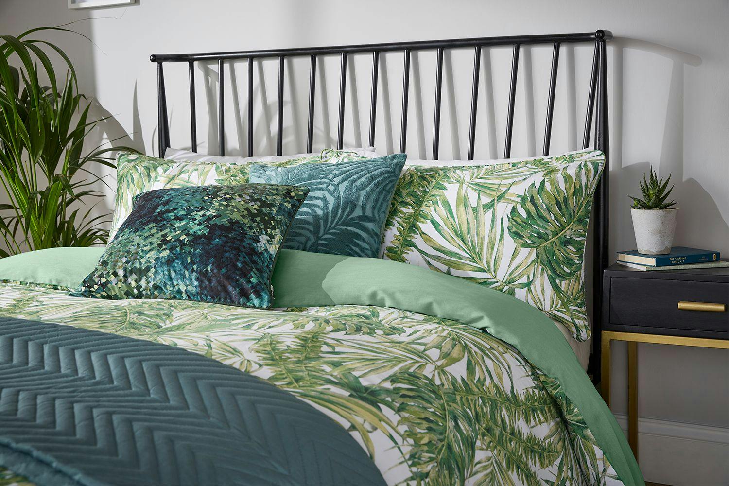 Fine Bedding | Amazon Leaf HW Pillowcase | Green