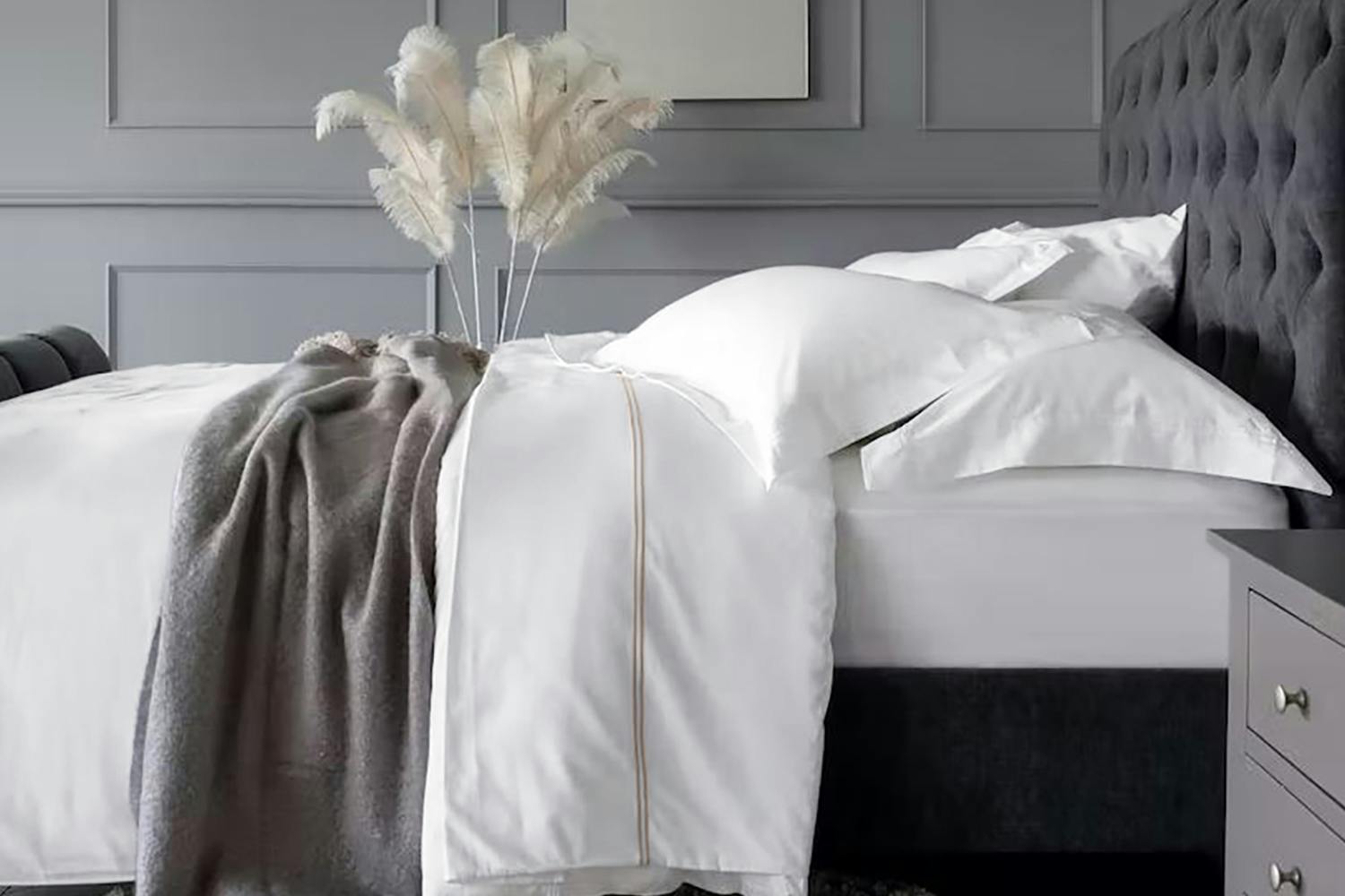 The Linen Room | Clara  Duvet Cover| White&Taupe | Double