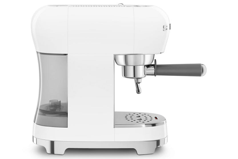 Smeg 50's Retro Style Espresso Coffee Machine | ECF02WHUK | White Smeg 50's Retro Style Espresso Coffee Machine | ECF02WHUK | White