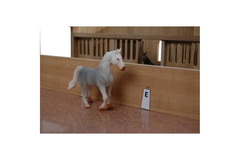 Kids Globe 442152 Toy Horse Stable With 3 Boxes And Lane 1:32 Kids Globe 442152 Toy Horse Stable With 3 Boxes And Lane 1:32