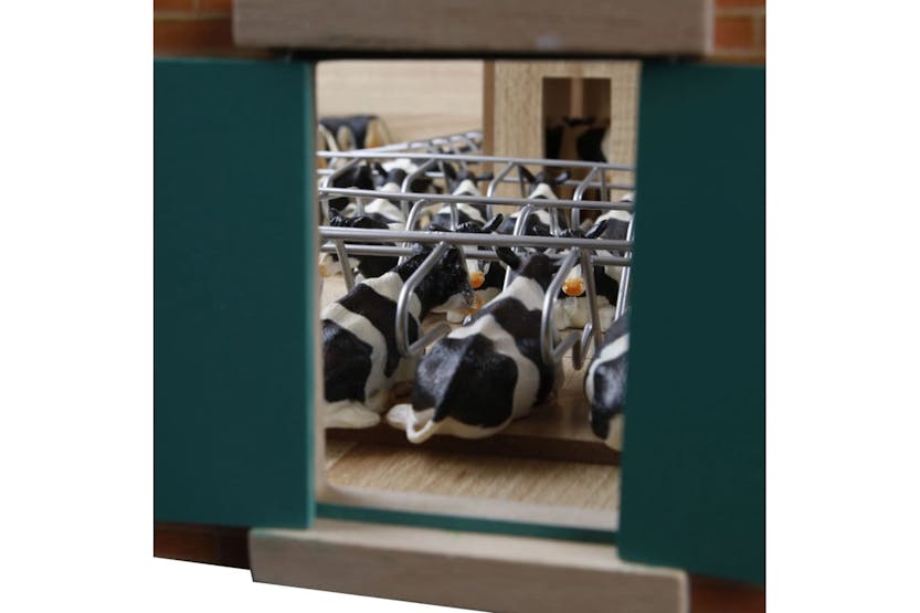 Kids Globe 410906 Cow Barn With Milking Parlour 1:32 610495 Kids Globe 410906 Cow Barn With Milking Parlour 1:32 610495