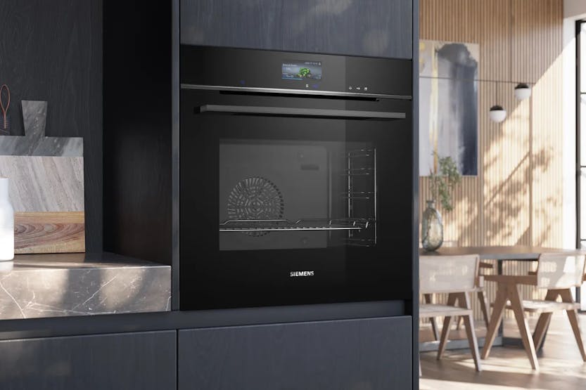 Siemens iQ700 Built-in Single Oven | Black Siemens iQ700 Built-in Single Oven | Black