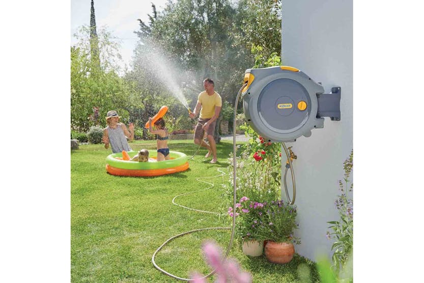 Hozelock 419959 Wall Mounted Hose Reel With 20 M Hose Auto Reel Hozelock 419959 Wall Mounted Hose Reel With 20 M Hose Auto Reel