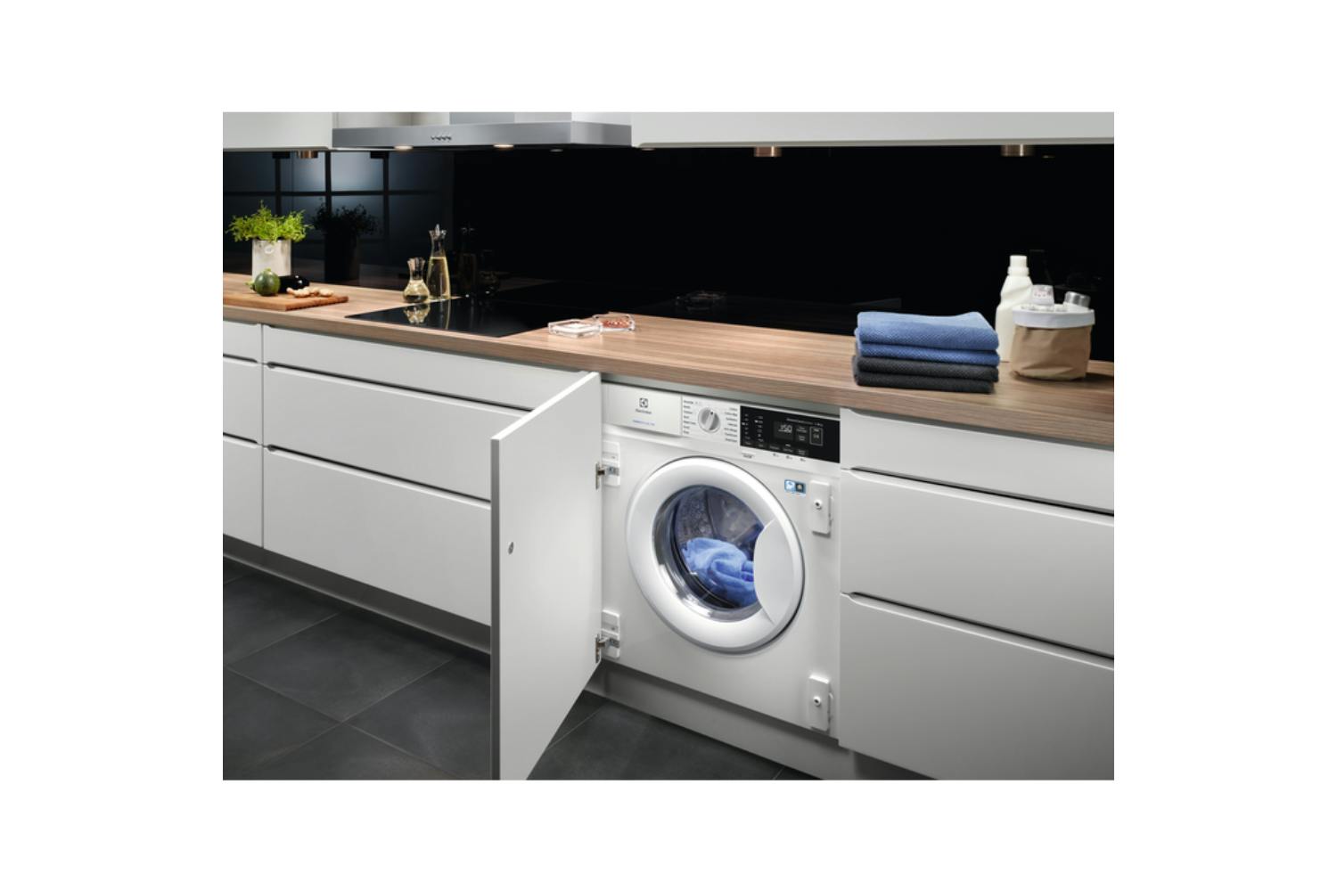 Electrolux 7kg Integrated Washing Machine | EF7742OBI
