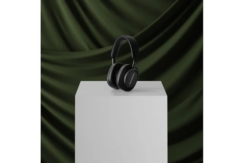 Bowers & Wilkins PX7 S2E Over-Ear Wireless Headphones | Black Bowers & Wilkins PX7 S2E Over-Ear Wireless Headphones | Black