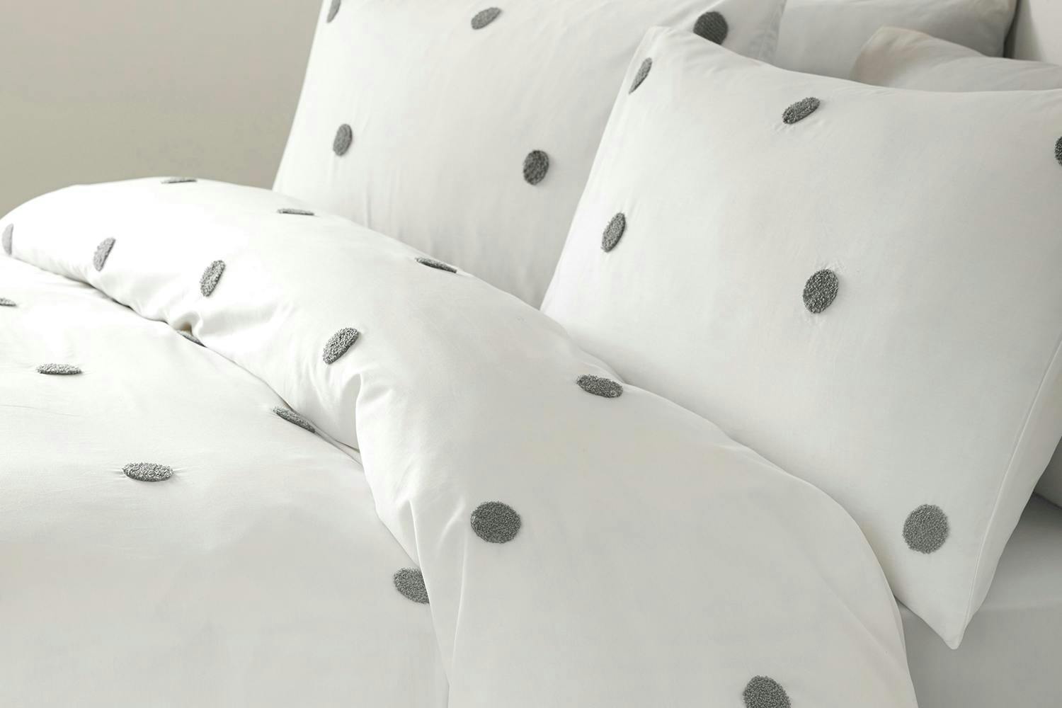 The Linen Room | Tufted Spot Duvet Cover | White & Grey | Super King