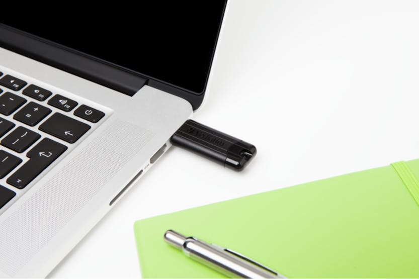 Verbatim PinStripe USB Drive | 16GB | Black Verbatim PinStripe USB Drive | 16GB | Black
