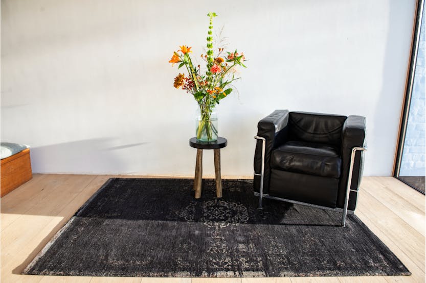 Louis De Poortere | Eco Medallion Rug | Mineral Black | 200 x 280 cm Louis De Poortere | Eco Medallion Rug | Mineral Black | 200 x 280 cm