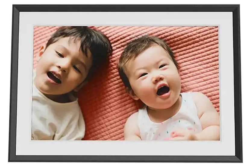 Aura Carver Mat 10.1" WiFi Connected Picture Frame | Gravel with White Aura Carver Mat 10.1" WiFi Connected Picture Frame | Gravel with White